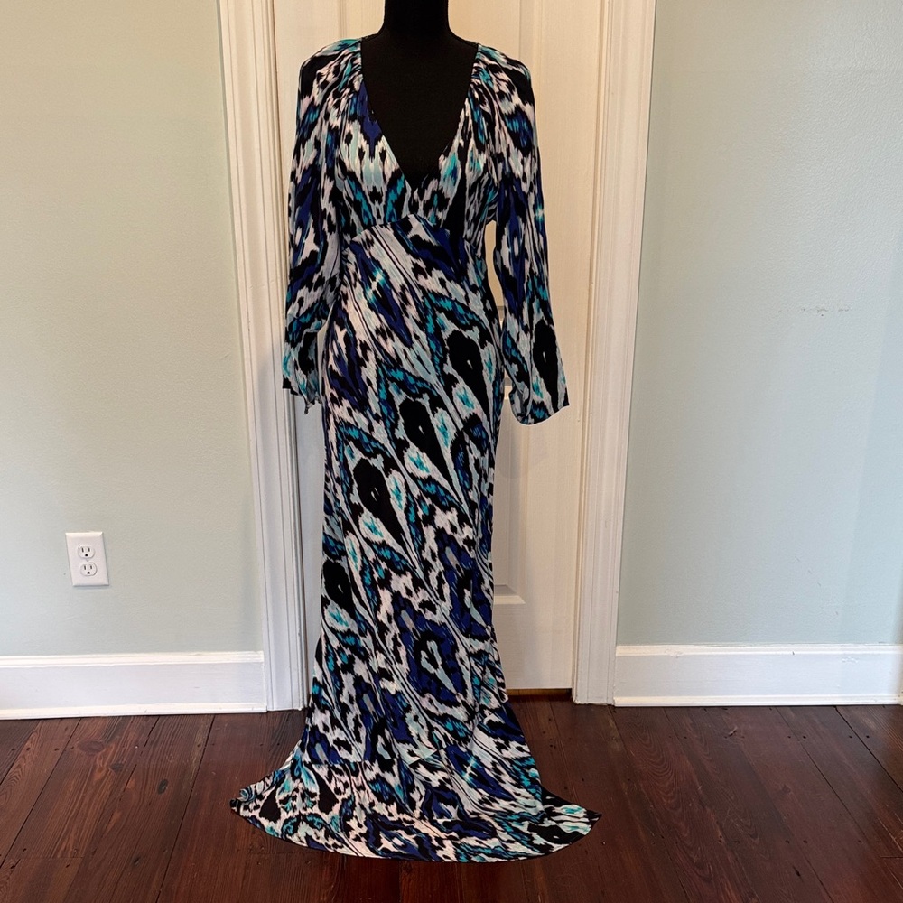 Elegant Blue Patterned Maxi Dress